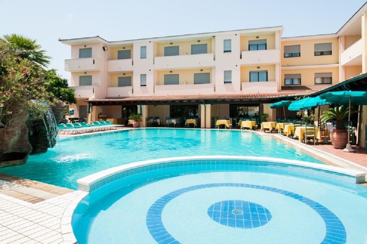 Le Residenze Del Golfo Di Orosei Aparthotel Ngoại thất bức ảnh