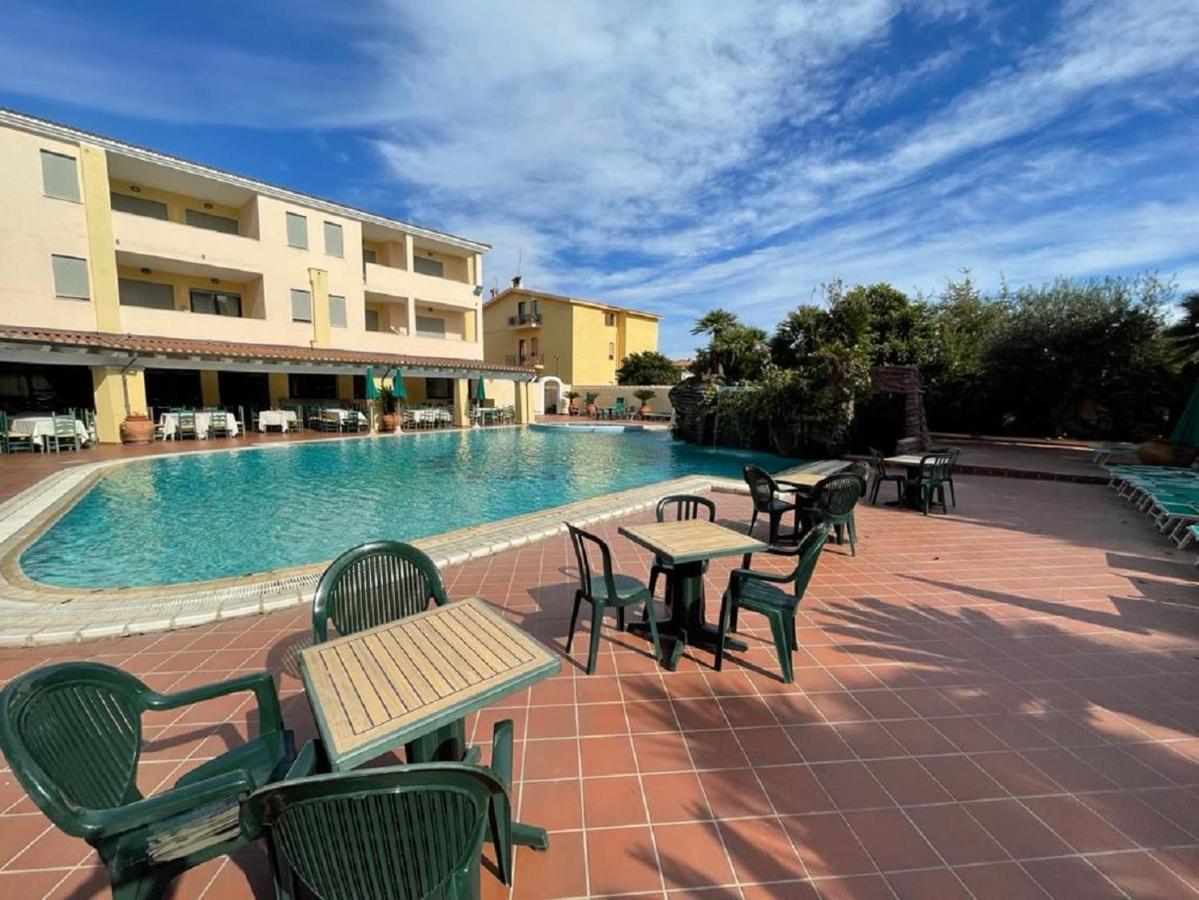 Le Residenze Del Golfo Di Orosei Aparthotel Ngoại thất bức ảnh