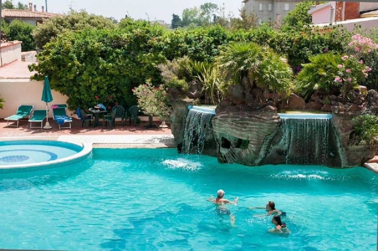 Le Residenze Del Golfo Di Orosei Aparthotel Ngoại thất bức ảnh